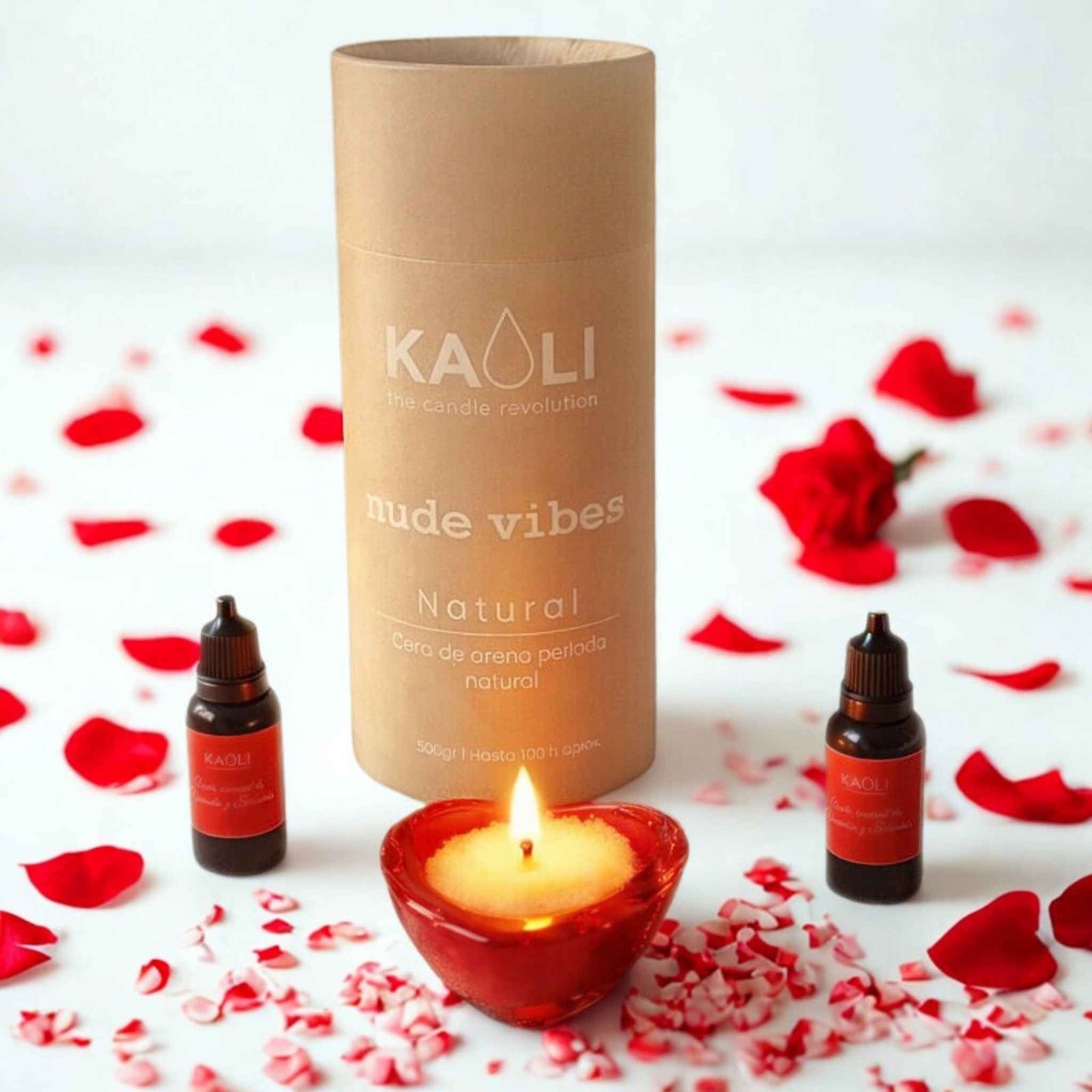 Pack - Love is in the air - 1 tubo de cera de arena blanca + 2 aceites esenciales + portavela vidrio a forma de corazón - Kaoli - The candle revolution
